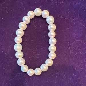 Elegant Pearl Bracelet